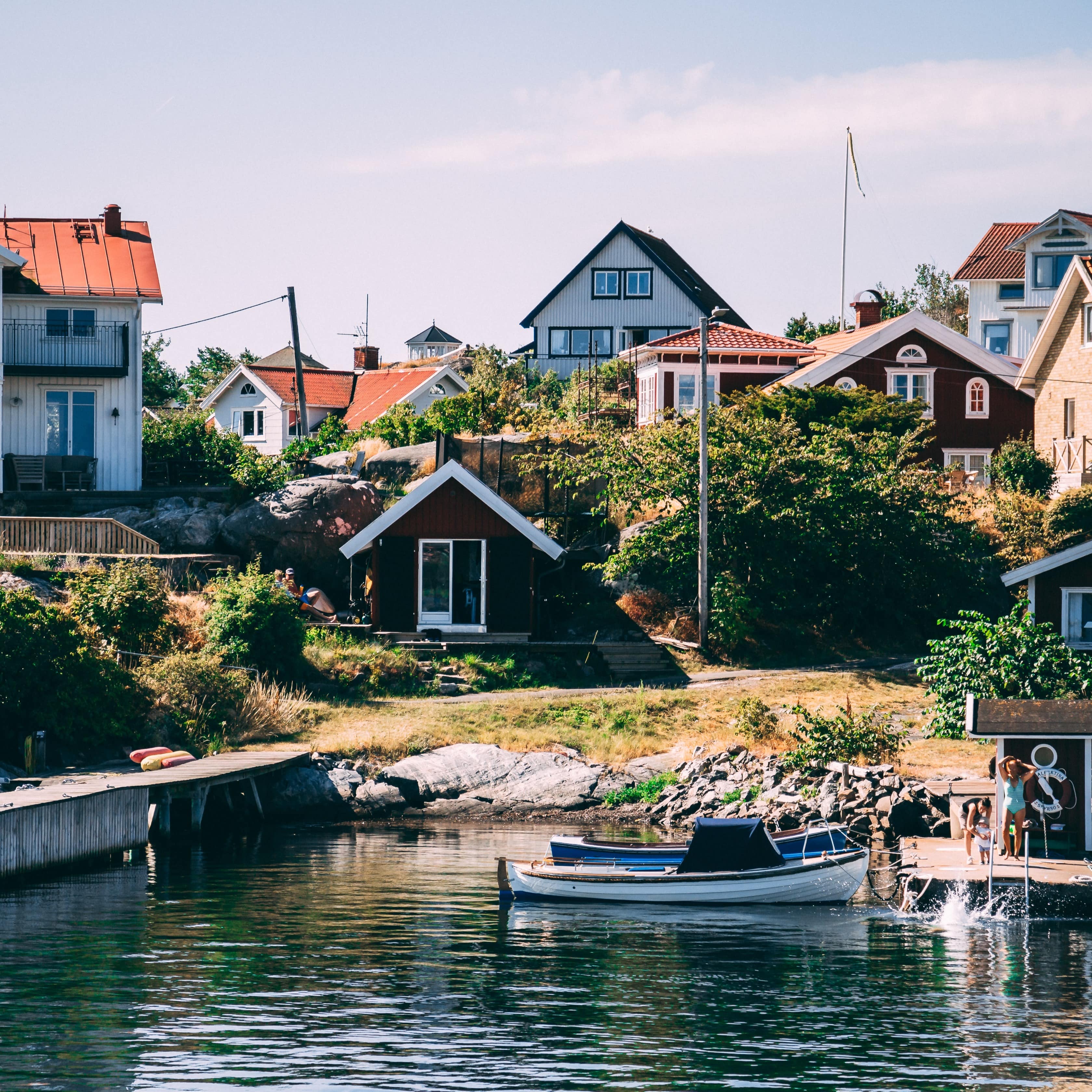 Huse ved vandet i Sverige