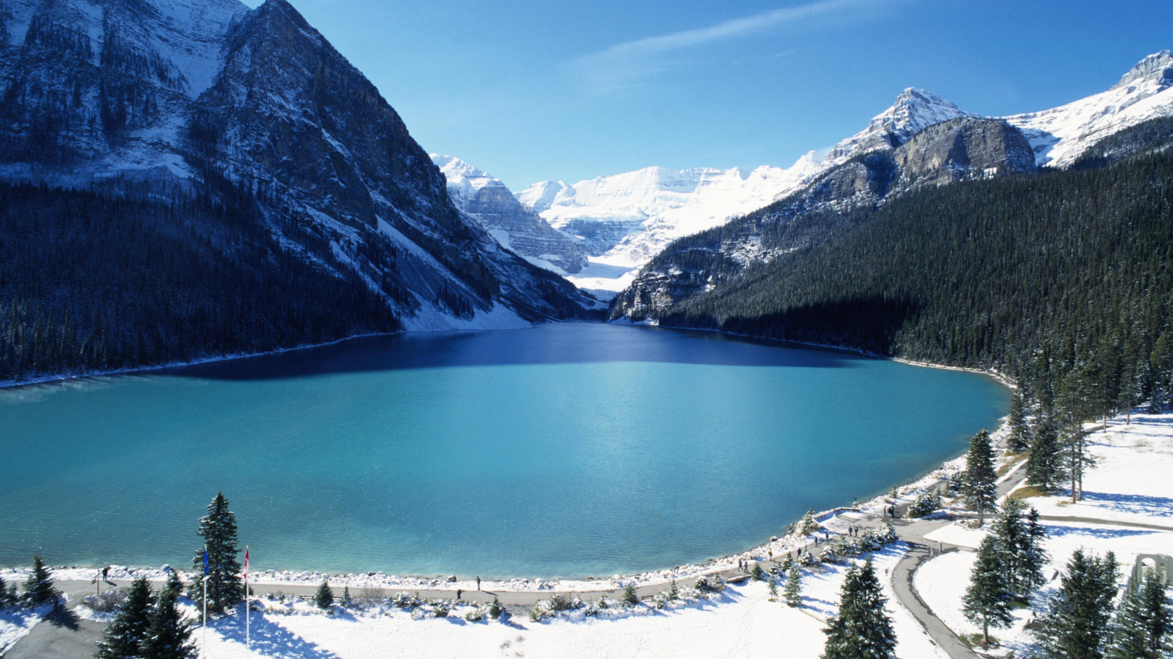 Experience the thrills of Lake Louise in winter
