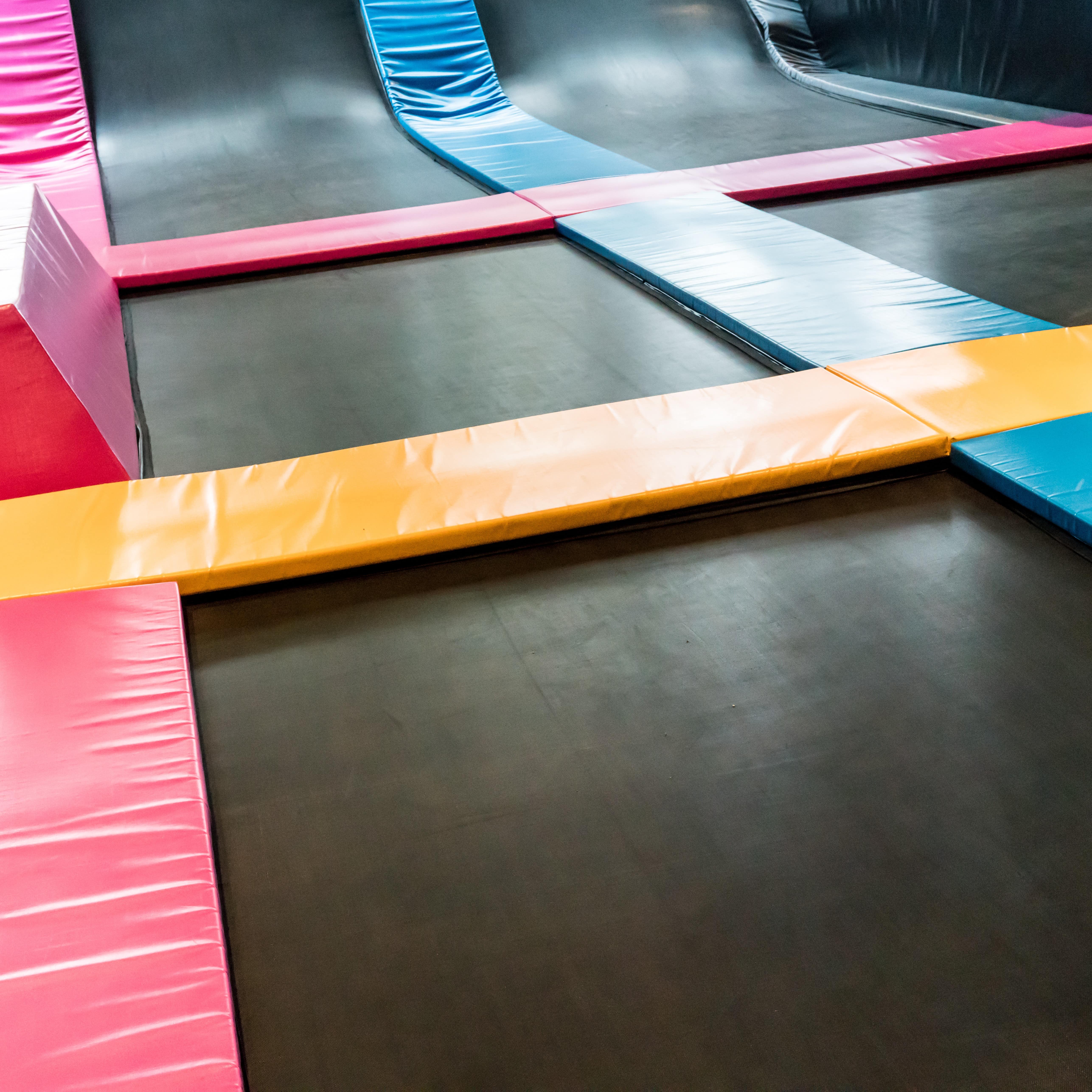 Interconnected trampolines for indoor jumping