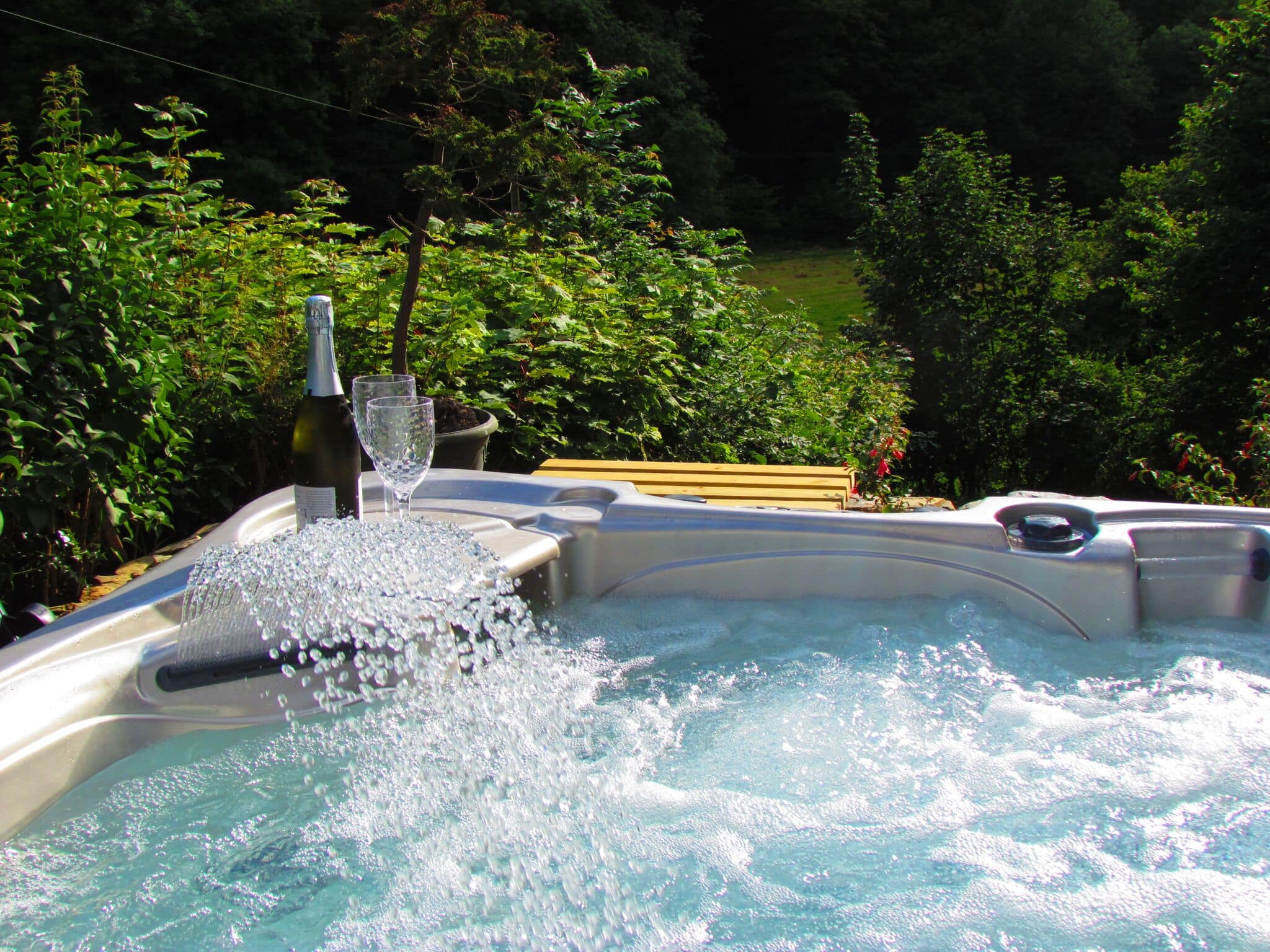 Go for total relaxation by booking a self catering accommodation with a hot tub