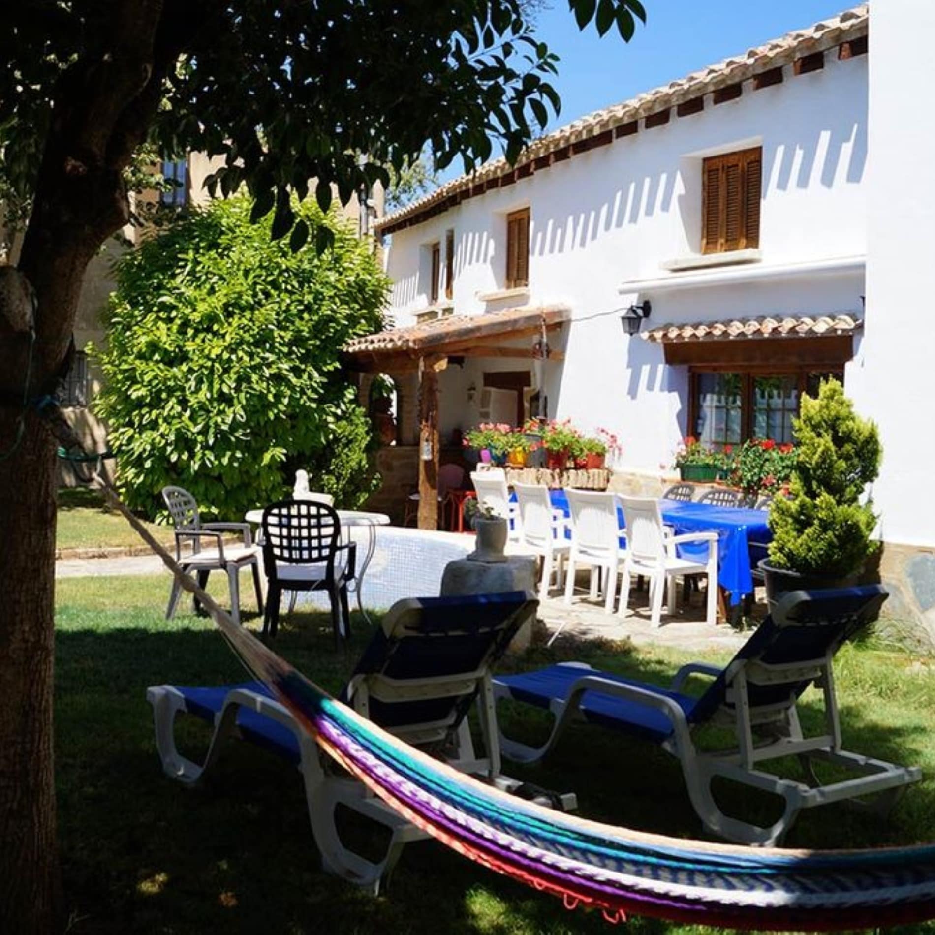 Encantadora casa rural con patio y amplio jardín