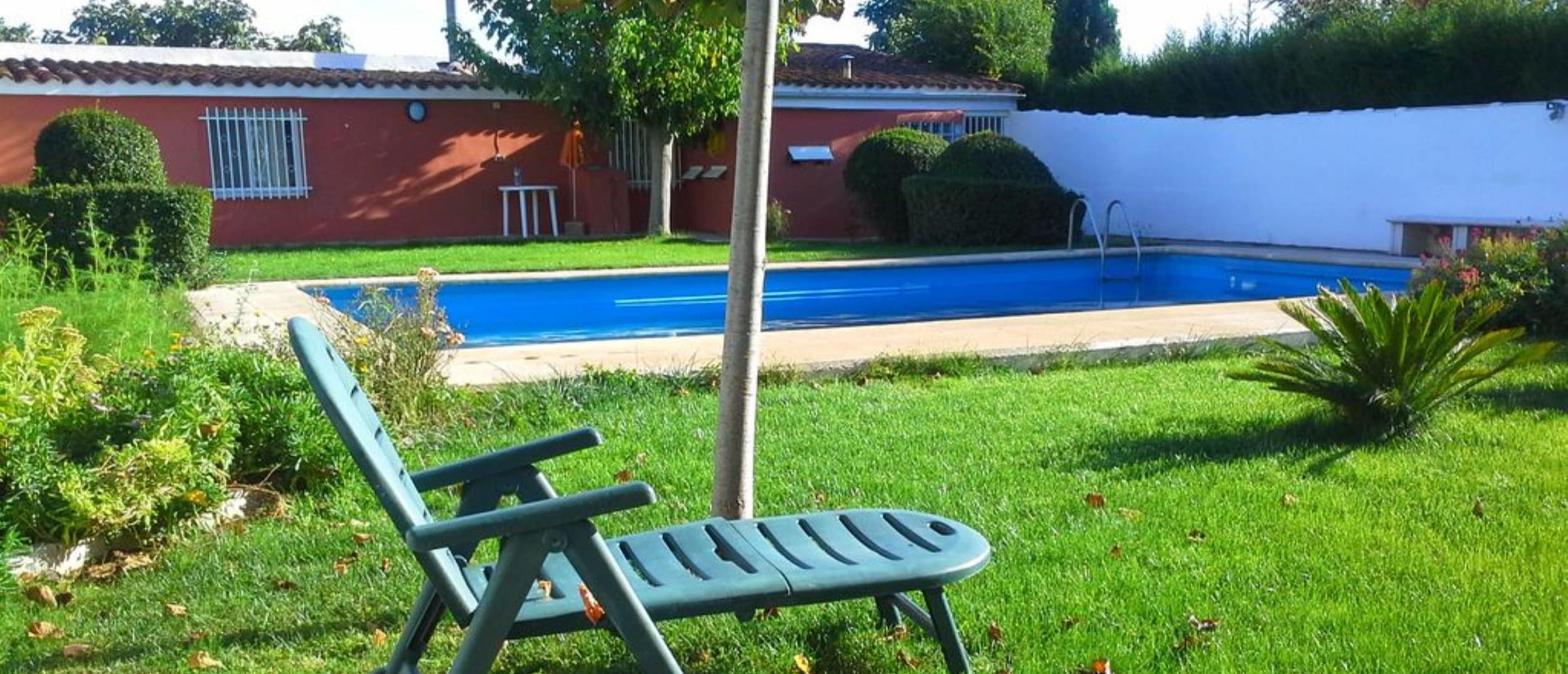 Tu piscina te espera en una acogedora casa rural en Aragón
