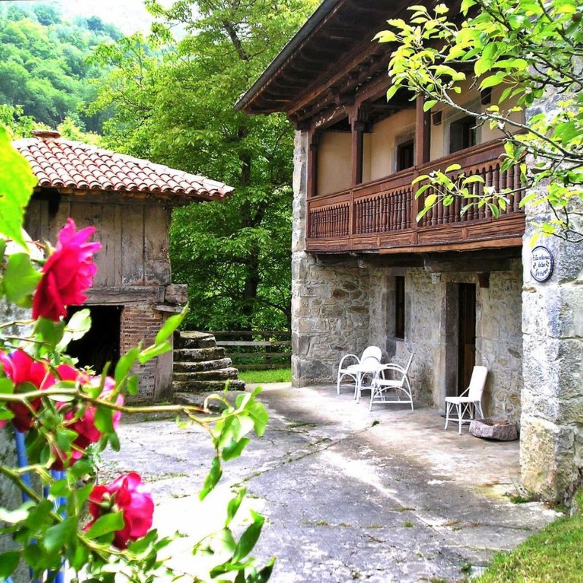 Preciosa casa rural con muros de piedra en alquiler en Asturias