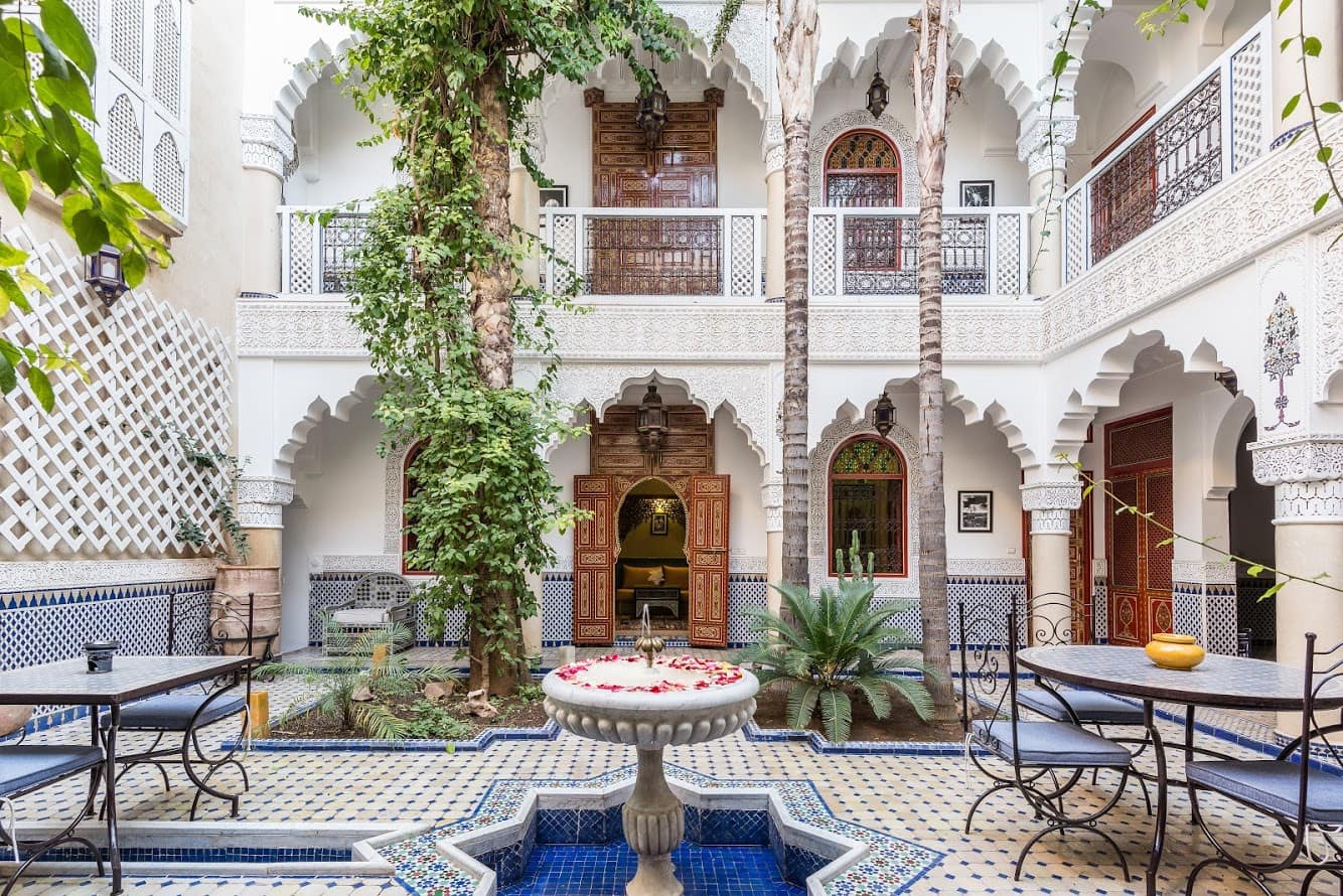 cortile di un riad in marocco