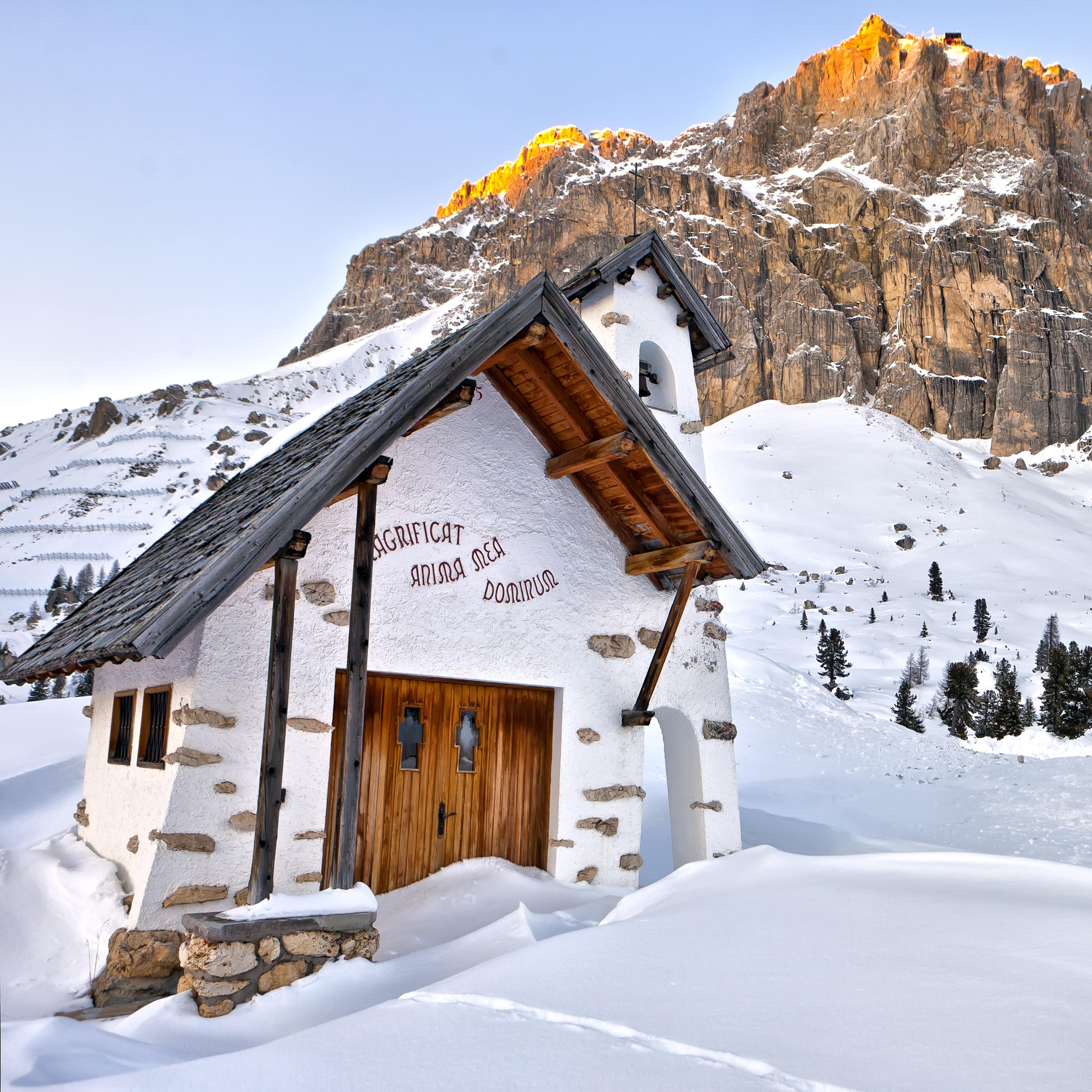 Chiesa nei pressi del Passo di Falzarego