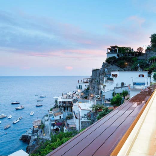 villa sulla costa di Amalfi con vista sul mare