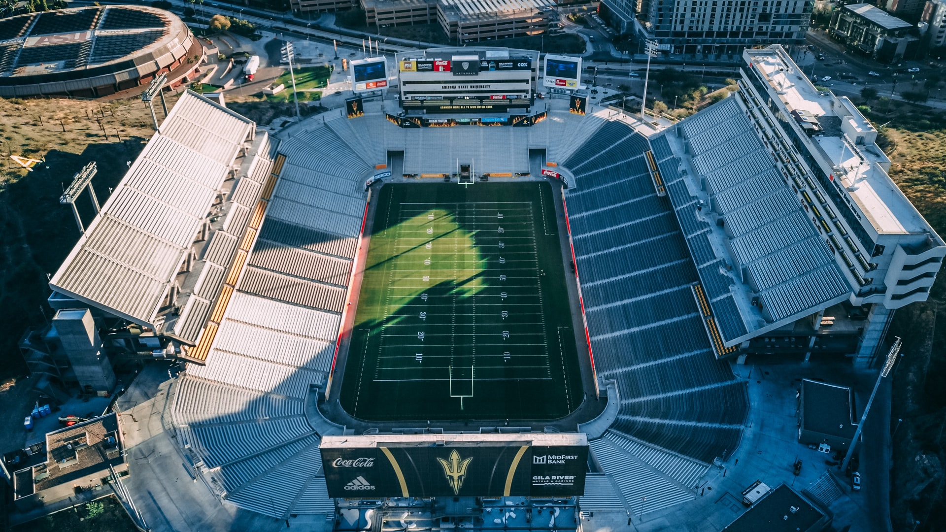 VRBO selects inspirational vacation homeowner for 2019 Citrus Bowl coin toss