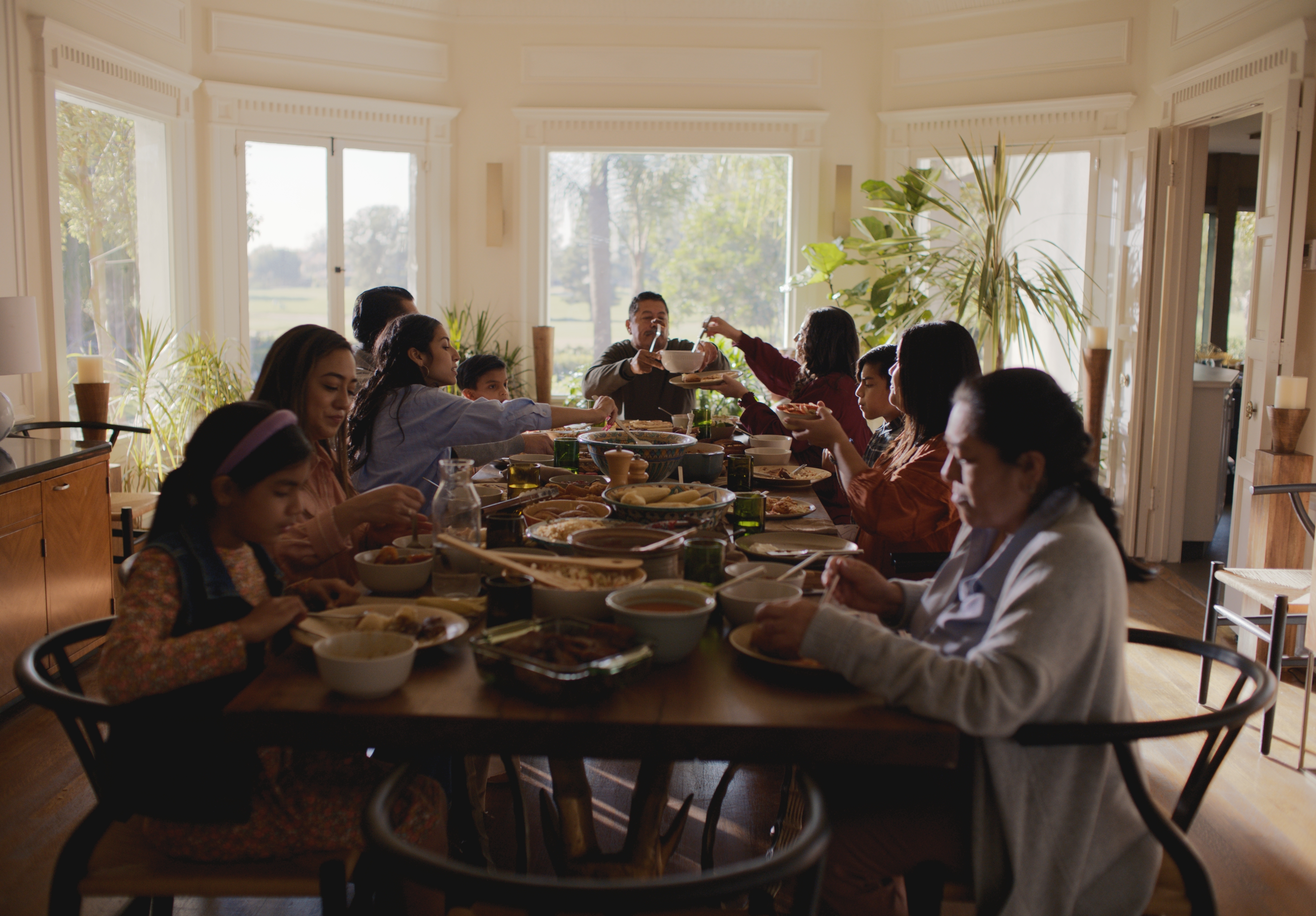 Vrbo uses famous and beloved voice in :60 pregame ad