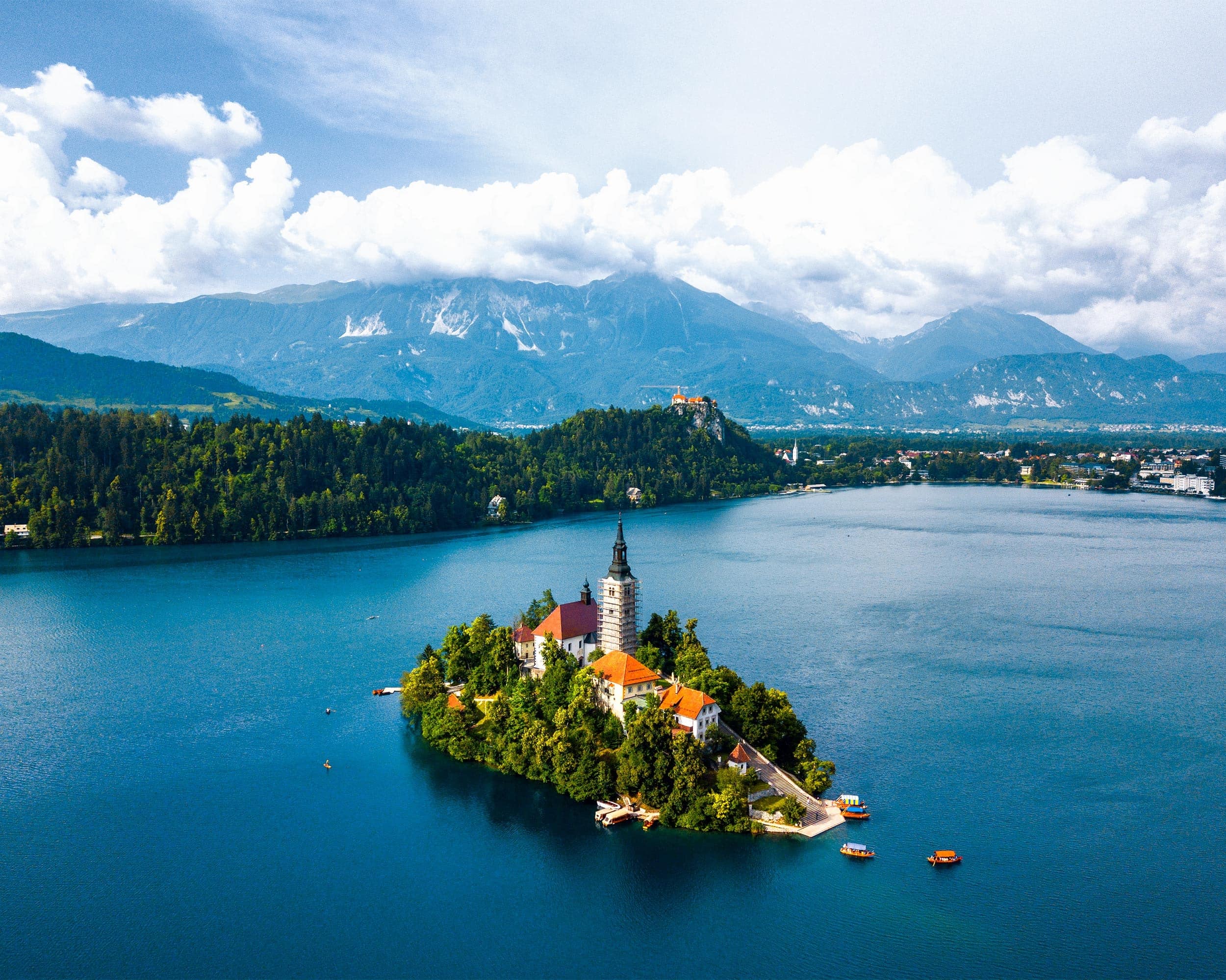 Stock image - Lake Bled, Slovenia - Photo by Daniil Vnoutchkov on Unsplash