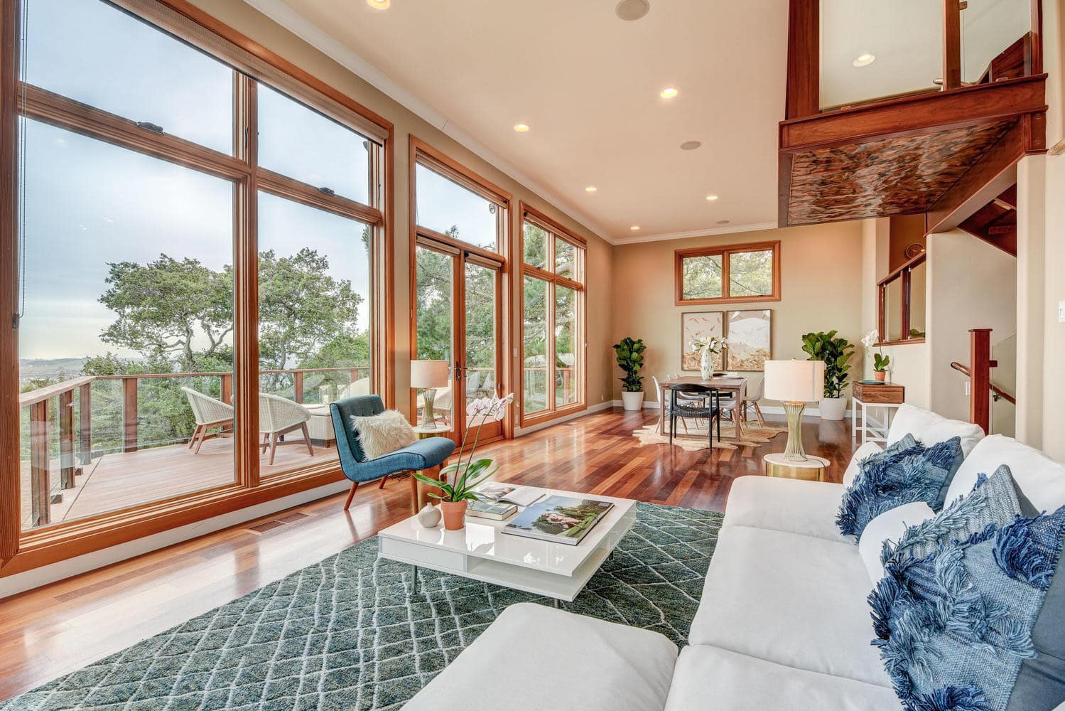 This luxurious 4-bedroom home in Napa features stellar views and a prime location