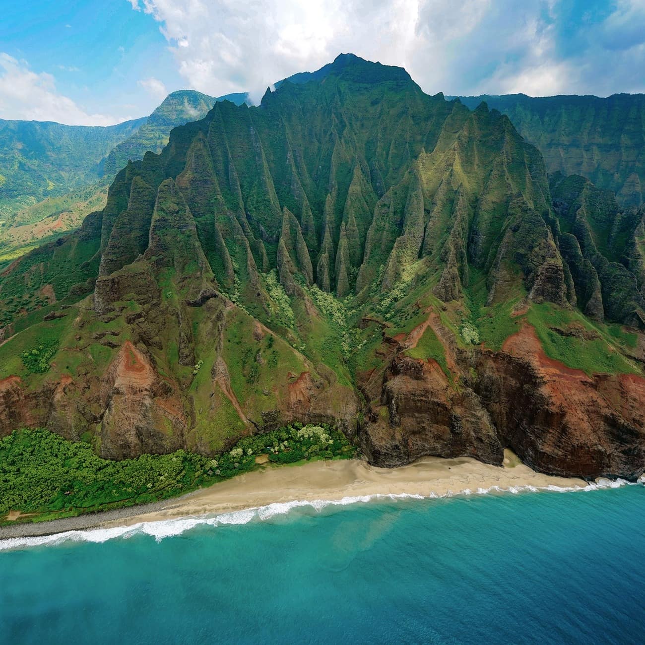 The stunning cliffs of Kalepa Ridge in Kauai