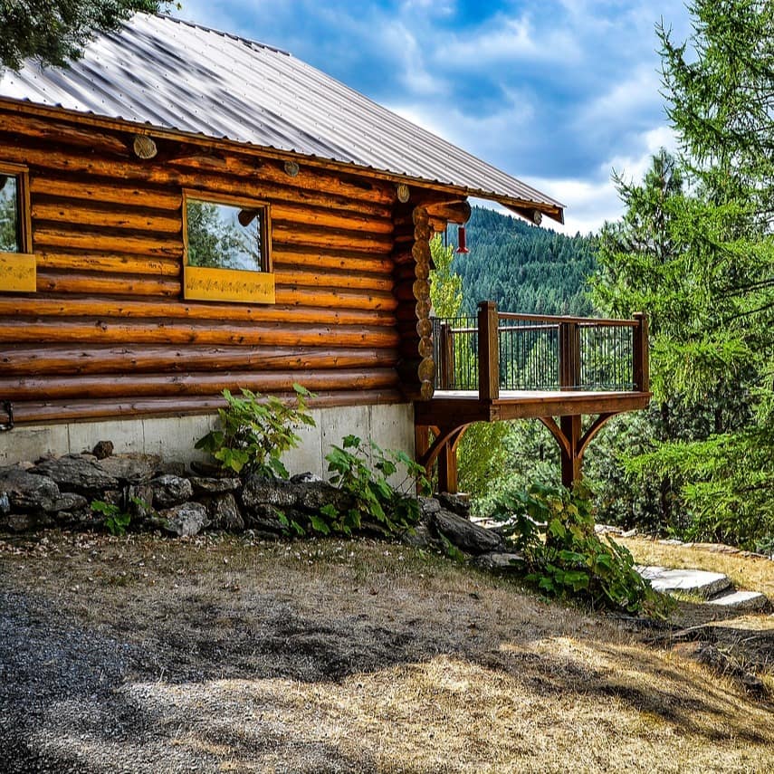 A mountain cabin awaits at this vacation rental in Gatlinburg