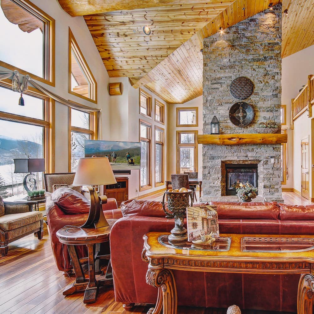 Woodland Lodge in Silverthorne, CO