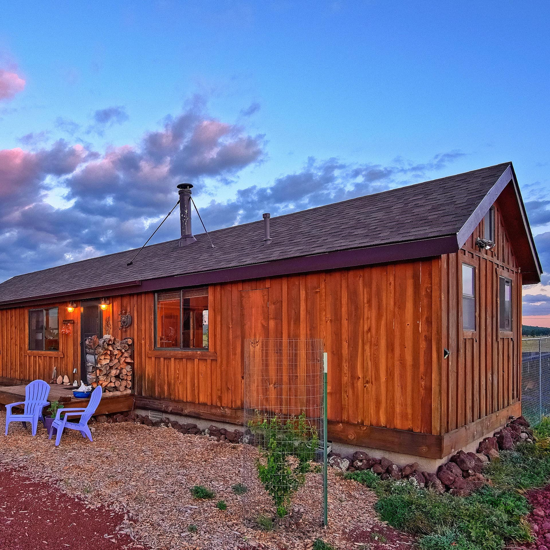 Secluded wood cabin near Grand Canyon National Park in Williams, AZ