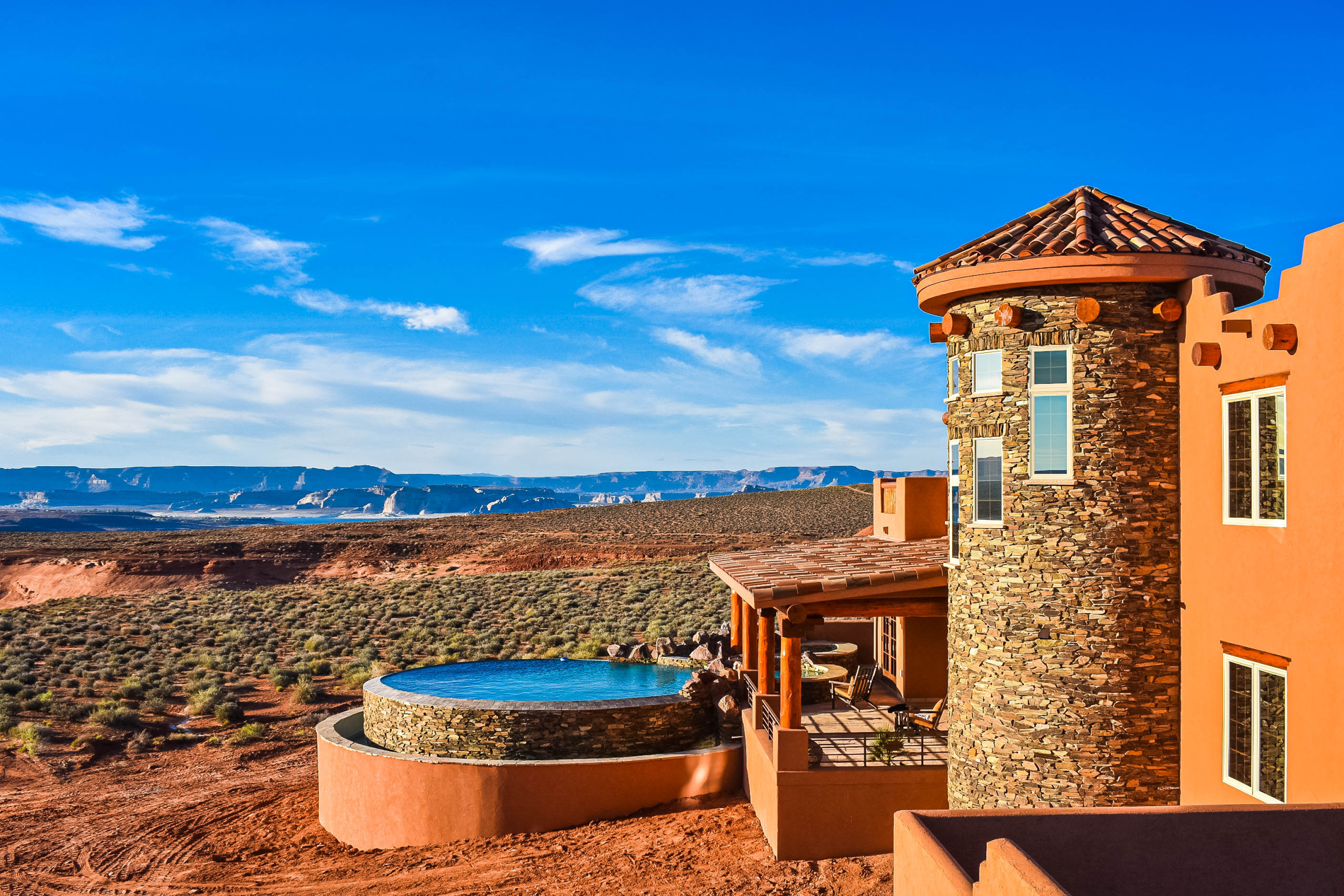 Custom-built home overlooking the Colorado River and Lake Powell
