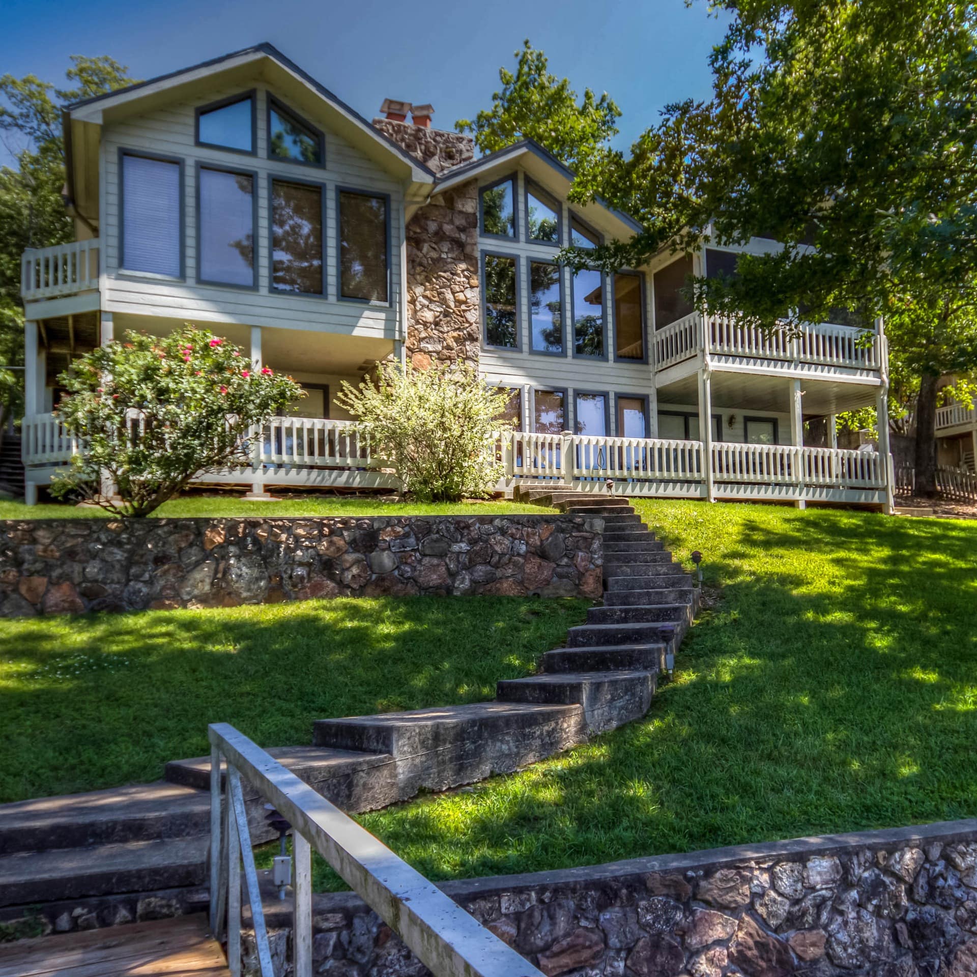 A lakefront vacation rental in Lake of the Ozarks