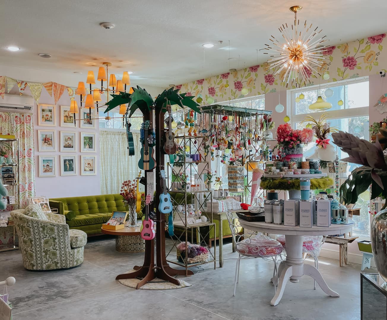 Picture of the interior of the shiny fish emporium in bradenton