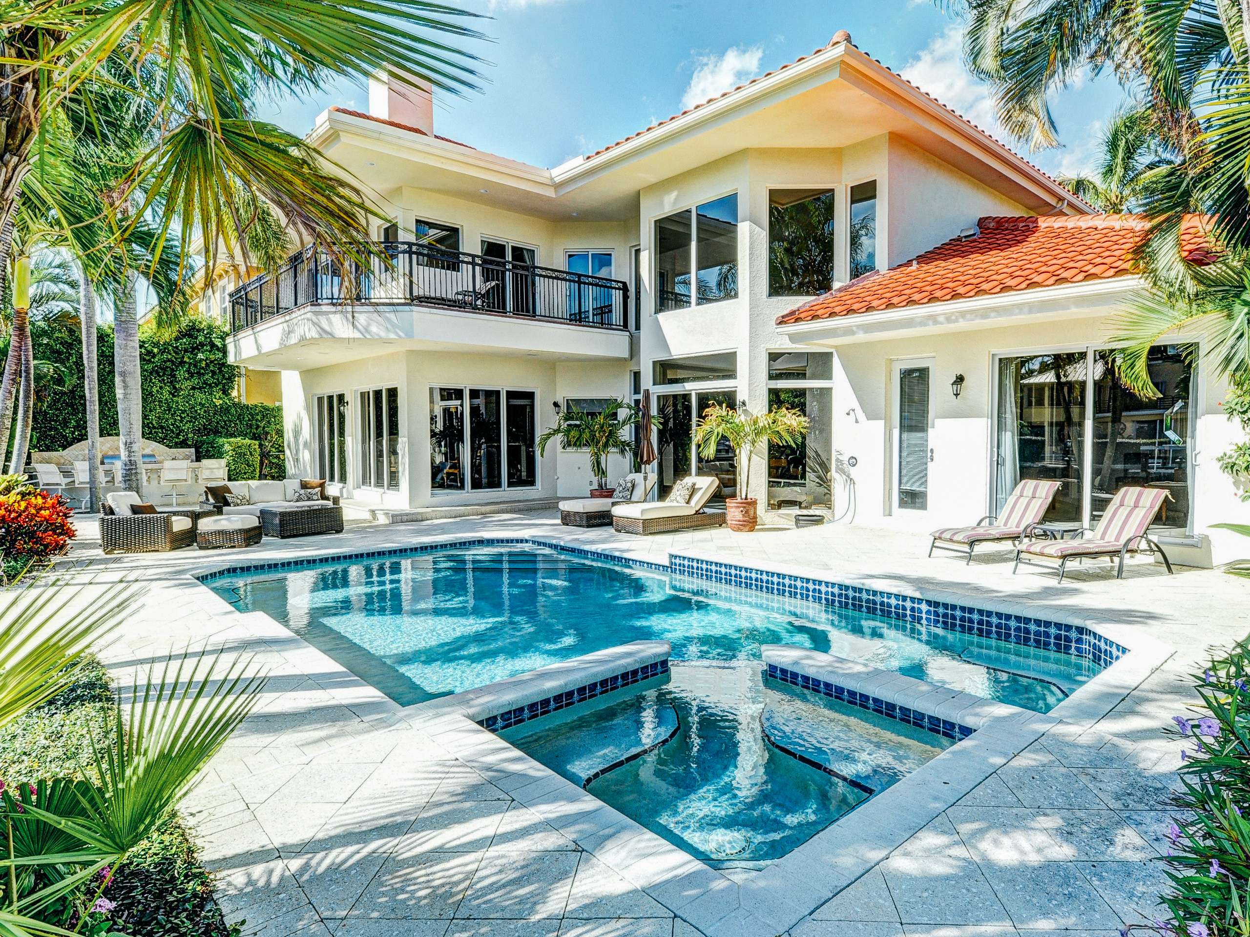 Florida beach house rentals with pool