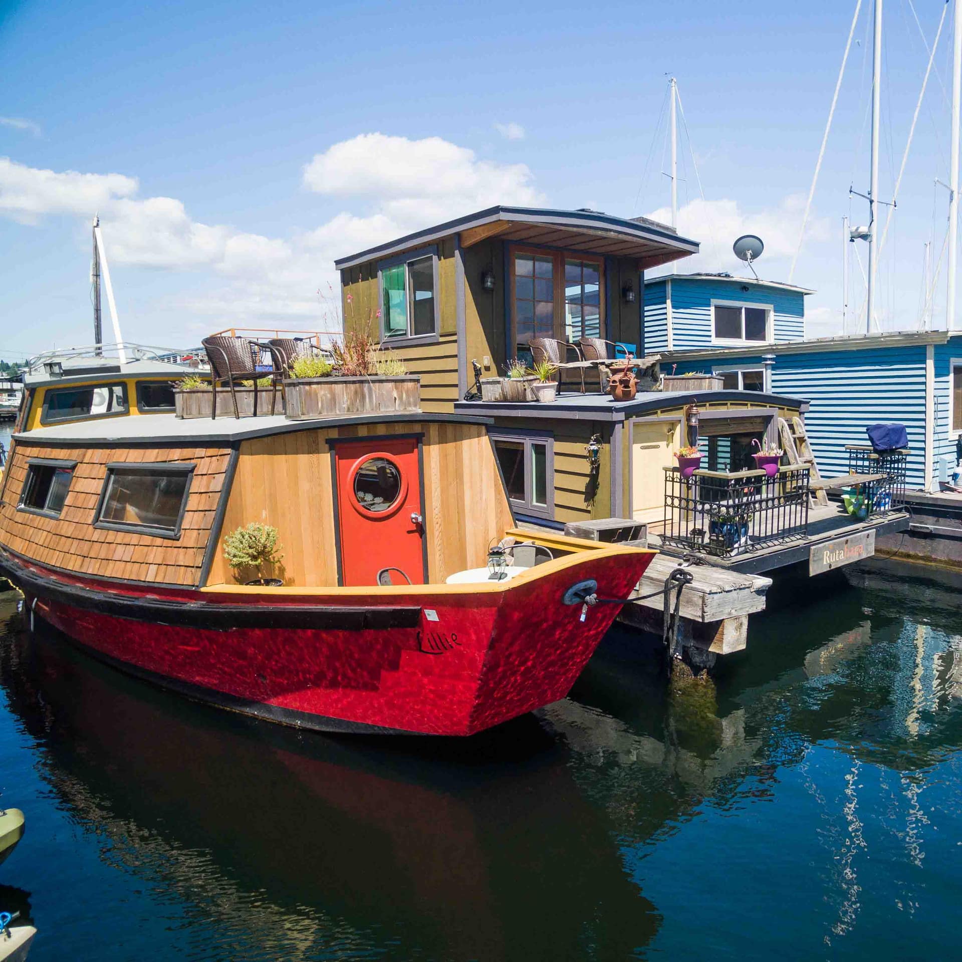 Colorful house boats moored at Lake Union