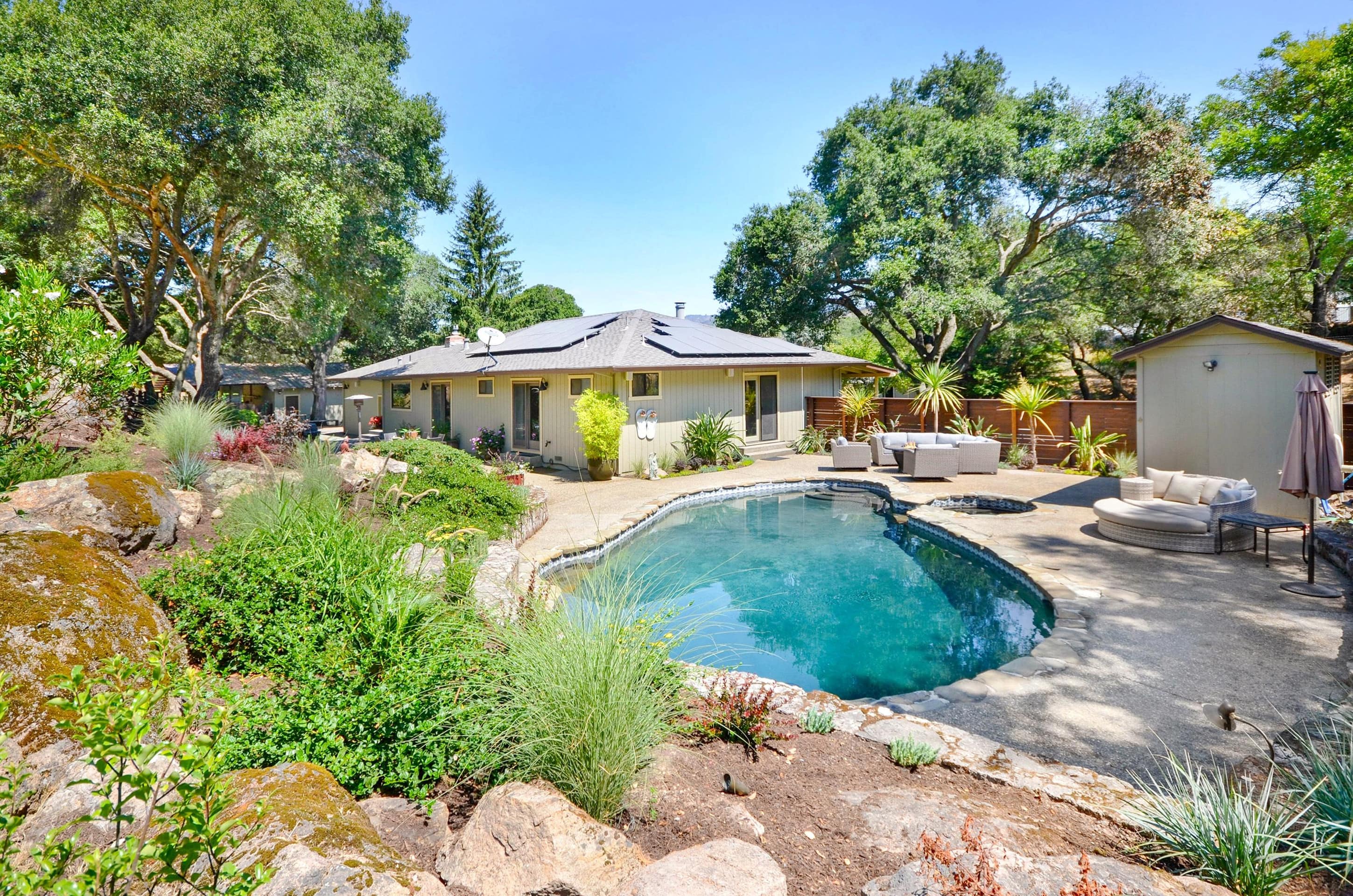 This 3-bedroom home is located on a private vineyard just minutes away from the Sonoma Plaza
