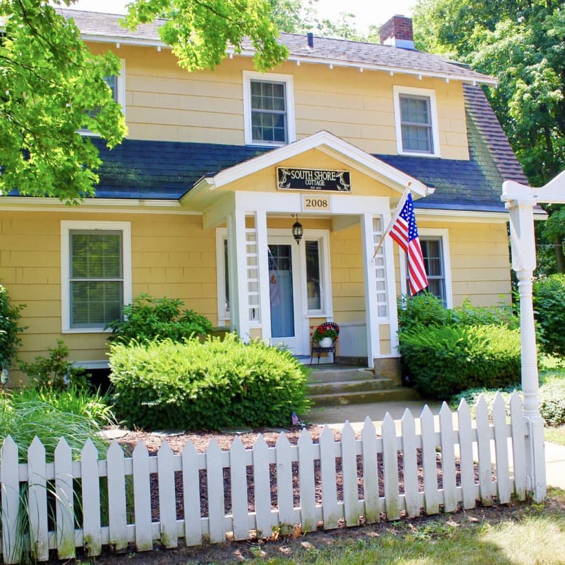 Cute character cottage in Holland, MI