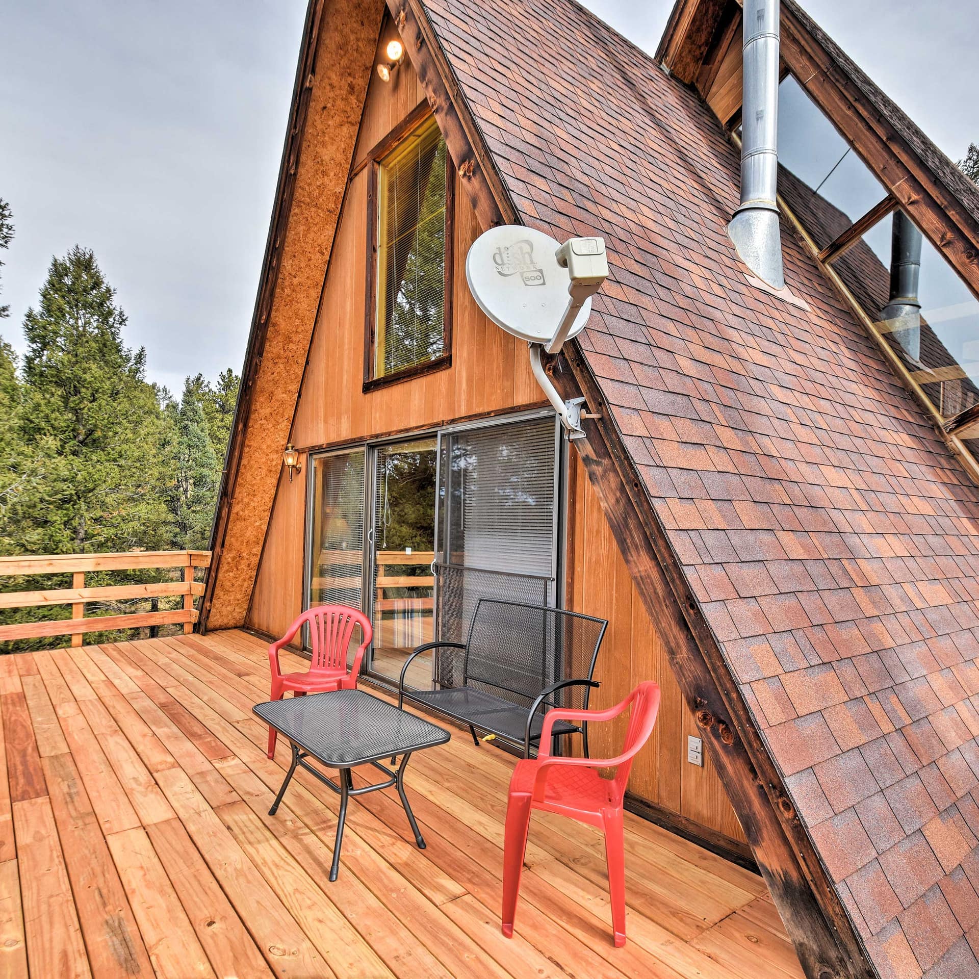 Rustic A-frame cabin with sunny deck near Pikes Peak in Colorado Springs