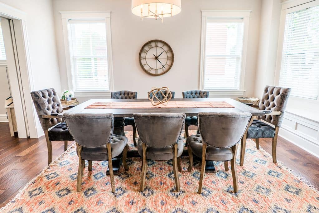 This is a dining room in a vacation home in St. Louis, Missouri.