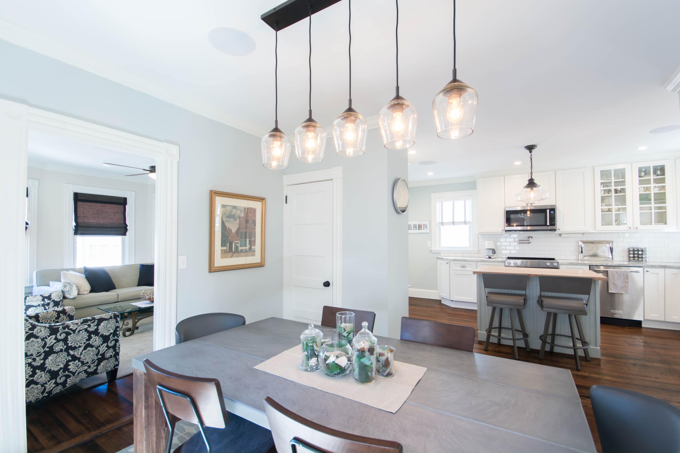 This newly renovated 3-bedroom apartment is located in downtown Newport